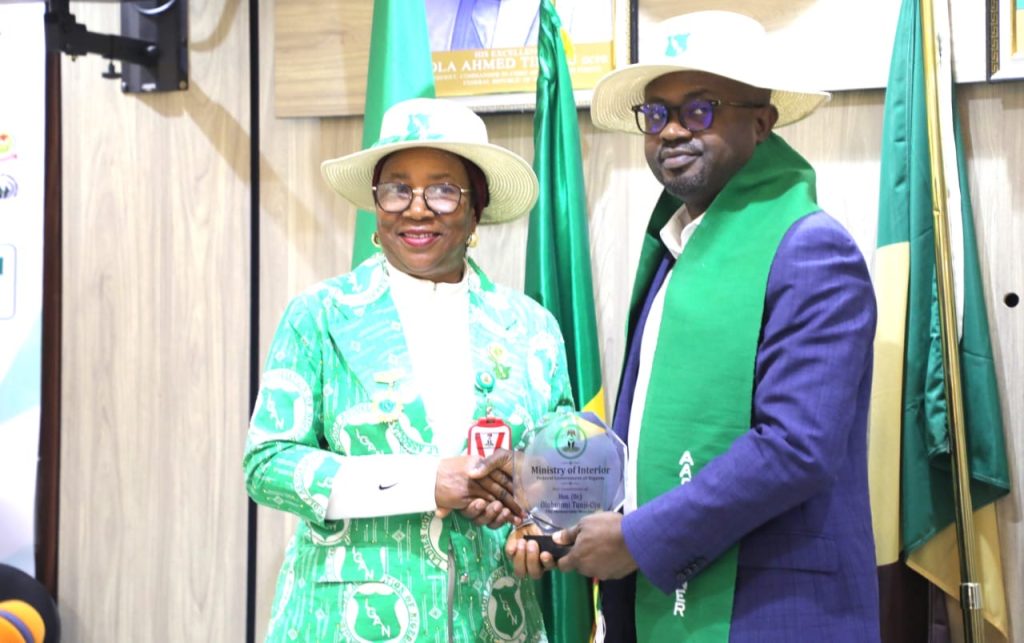 1a056021-a50e-494e-ab8d-2cc55293a9a7