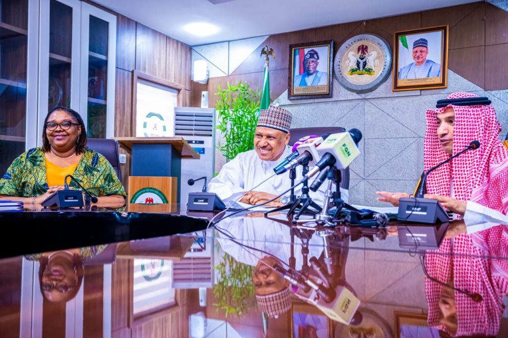 b7f53279-5afc-43f3-a579-90e911967724